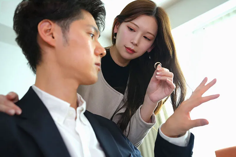 Cô vợ đi đi giã ngoại, người chồng ở nhà bị nhỏ em cô vợ gạ đụ không trượt phát nào